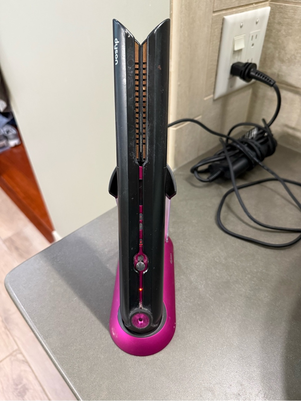 Dyson Cordless Hair Straightener - Magenta and Black